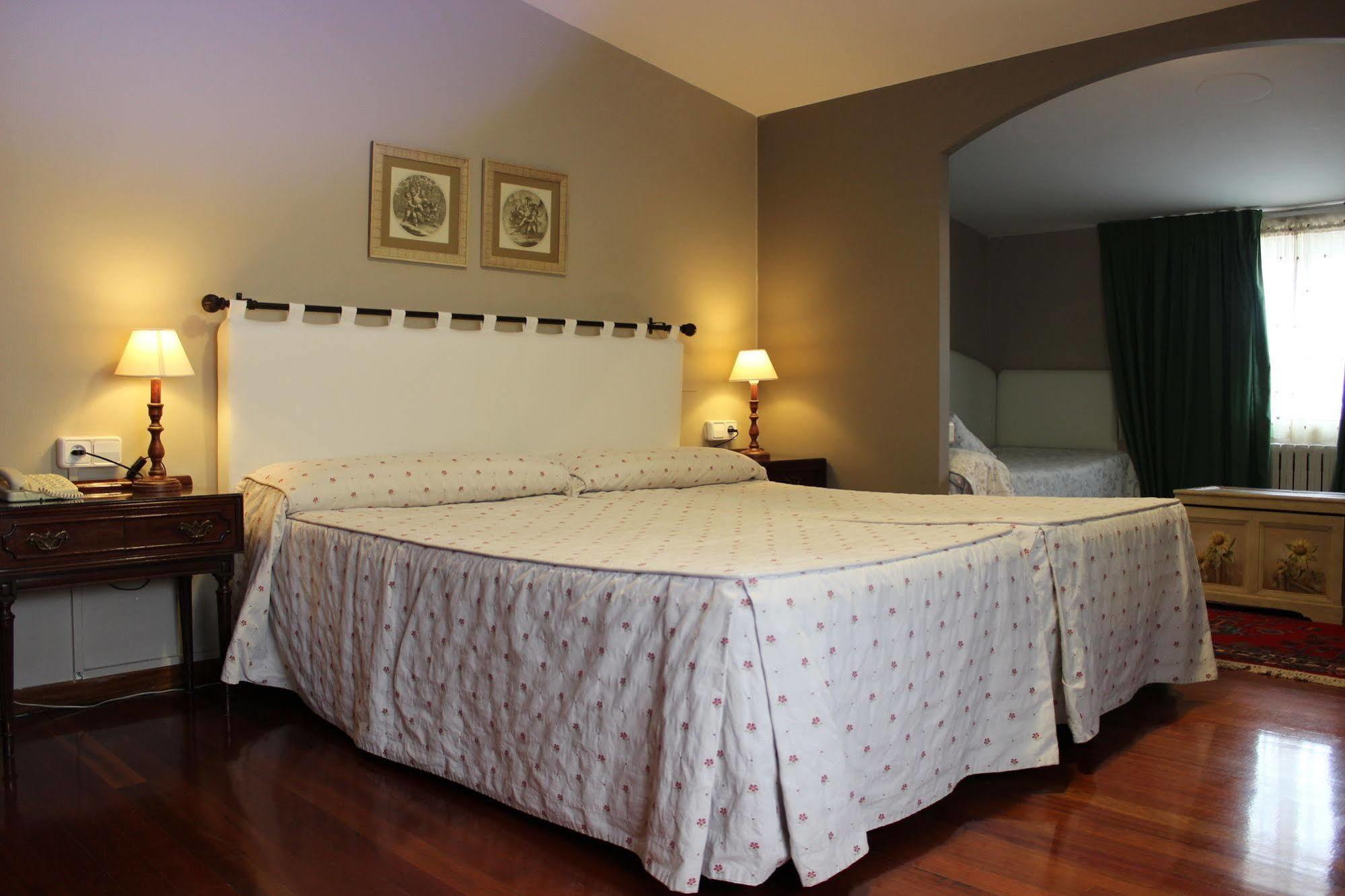 Hotel O Pino Zewnętrze zdjęcie